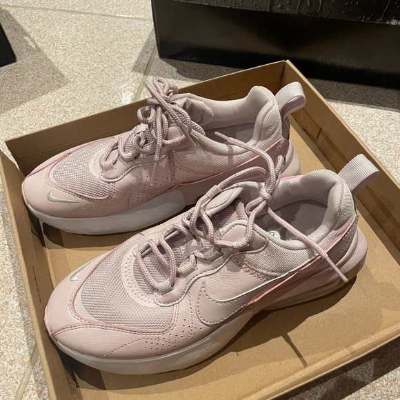 Nike Pink Air Max Verona Shoes - Womens size 6.5 - Picture 4 of 6